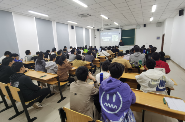 源本科技集团在南京理工大学网络空间安全学院举办职业生涯规划讲座